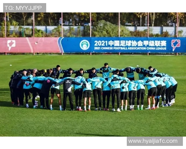 重庆羽毛球队在精英赛中以64分稳居积分榜首位展现强劲实力